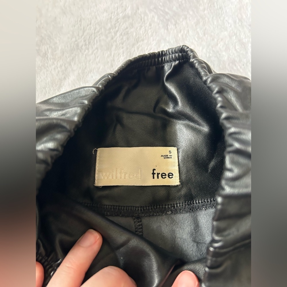 Wilfred Free Vegan Leather Leggings​ - Picture 2 of 4